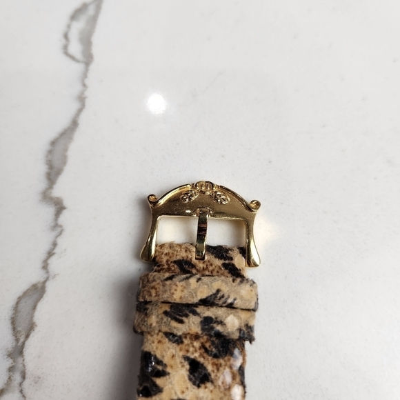 BETSEY Johnson Large Face Leopard Print Watch - Picture 7 of 7